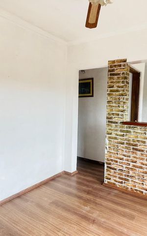 Casa para alugar com 200m², 2 quartos e 6 vagas Casa para alugar com 200m², 2 quartos e 6 vagasSala