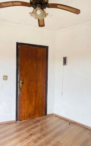 Casa para alugar com 200m², 2 quartos e 6 vagas Casa para alugar com 200m², 2 quartos e 6 vagasSala