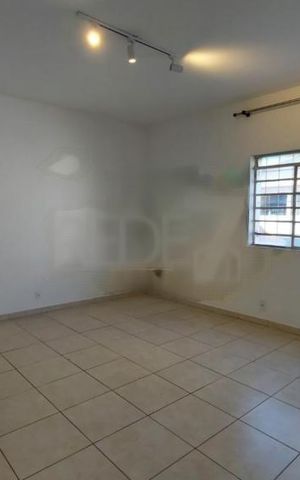 Casa à venda com 300m², 4 quartos e 2 vagas