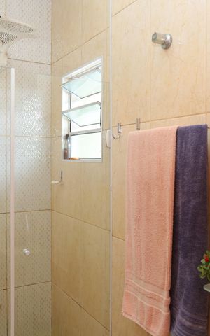 Casa de condomínio à venda com 72m², 2 quartos e 2 vagasBanheiro - Suíte 1