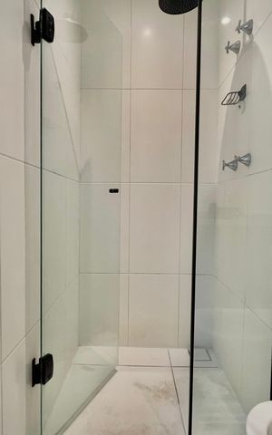 Apartamento para alugar com 67m², 2 quartos e sem vagaBanheiro da Suíte