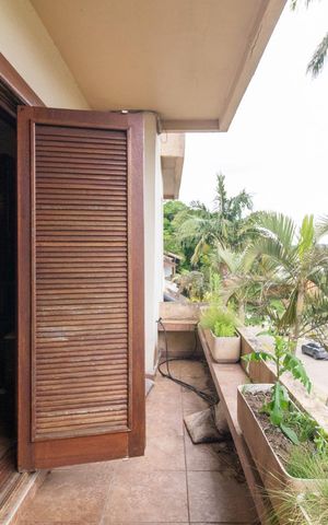 Casa à venda com 245m², 3 quartos e 2 vagas Casa à venda com 245m², 3 quartos e 2 vagasVaranda