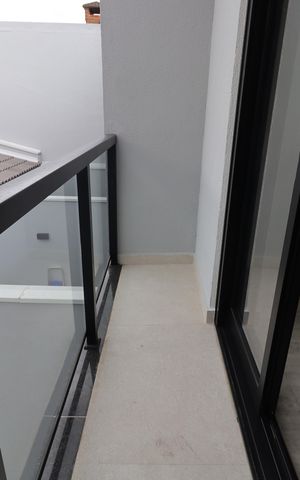 Casa à venda com 130m², 3 quartos e 2 vagasVaranda
