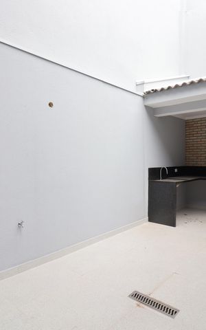 Casa à venda com 130m², 3 quartos e 2 vagasQuintal