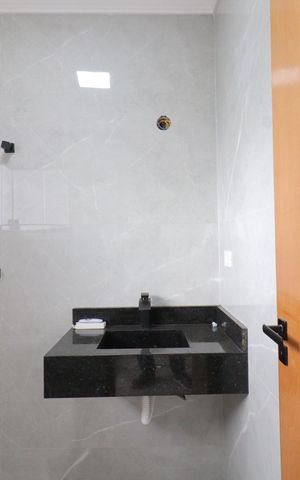 Casa à venda com 130m², 3 quartos e 2 vagasBanheiro da Suíte 1