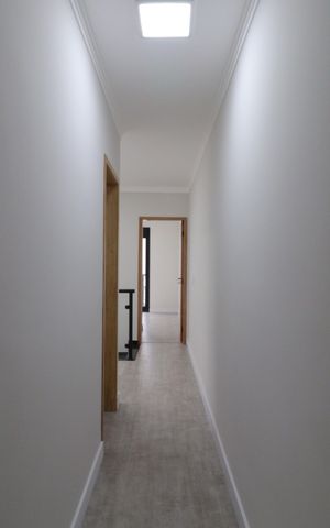 Casa à venda com 130m², 3 quartos e 2 vagasCorredor