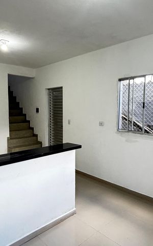 Casa para alugar com 50m², 2 quartos e 1 vaga Casa para alugar com 50m², 2 quartos e 1 vagaSala - Cozinha