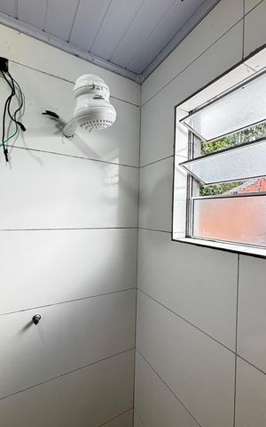 Casa para alugar com 50m², 2 quartos e 1 vaga Casa para alugar com 50m², 2 quartos e 1 vagaBanheiro