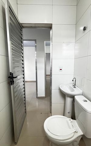 Casa para alugar com 50m², 2 quartos e 1 vaga Casa para alugar com 50m², 2 quartos e 1 vagaBanheiro