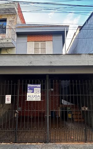 Casa para alugar com 50m², 2 quartos e 1 vaga Casa para alugar com 50m², 2 quartos e 1 vagaFachada
