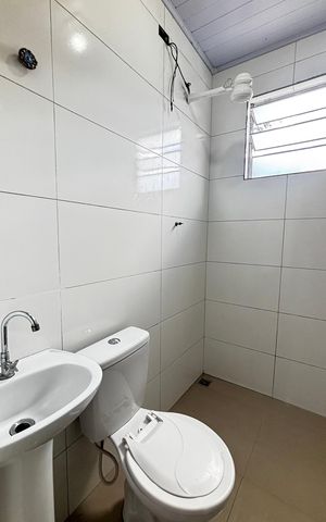 Casa para alugar com 50m², 2 quartos e 1 vaga Casa para alugar com 50m², 2 quartos e 1 vagaBanheiro