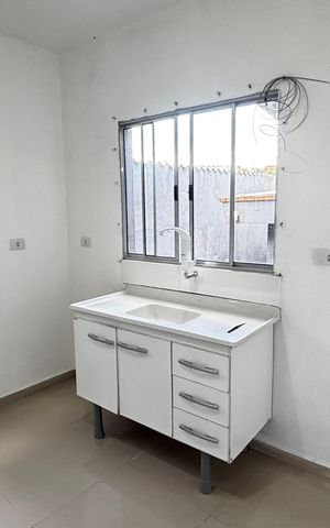 Casa para alugar com 50m², 2 quartos e 1 vaga Casa para alugar com 50m², 2 quartos e 1 vagaSala - Cozinha