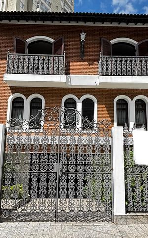 Apartamento para alugar com 350m², 3 quartos e 3 vagas Apartamento para alugar com 350m², 3 quartos e 3 vagasFachada