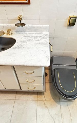 Apartamento para alugar com 350m², 3 quartos e 3 vagas Apartamento para alugar com 350m², 3 quartos e 3 vagasBanheiro