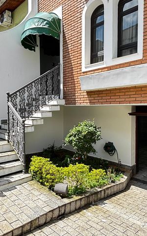 Apartamento para alugar com 350m², 3 quartos e 3 vagas Apartamento para alugar com 350m², 3 quartos e 3 vagasGaragem - Quintal