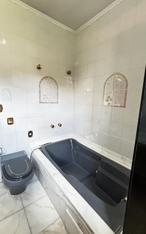 Apartamento para alugar com 350m², 3 quartos e 3 vagas Apartamento para alugar com 350m², 3 quartos e 3 vagasBanheiro da Suíte