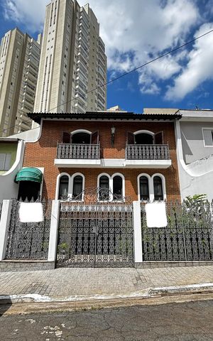 Apartamento para alugar com 350m², 3 quartos e 3 vagas Apartamento para alugar com 350m², 3 quartos e 3 vagasFachada