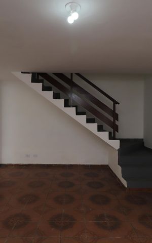 Casa para alugar com 200m², 4 quartos e 4 vagasSala