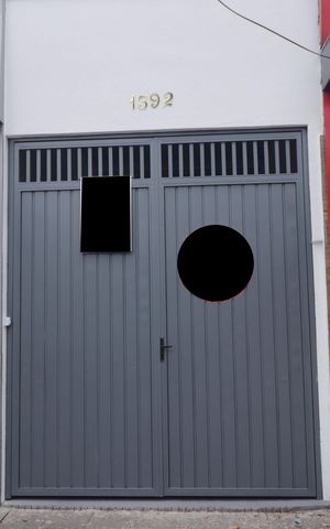 Casa para alugar com 200m², 4 quartos e 4 vagasFachada