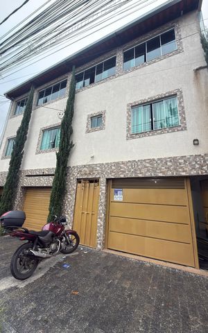 Casa para alugar com 240m², 3 quartos e 2 vagasFachada