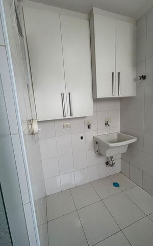 Apartamento à venda com 212m², 3 quartos e 4 vagas Apartamento à venda com 212m², 3 quartos e 4 vagasÁrea de serviço