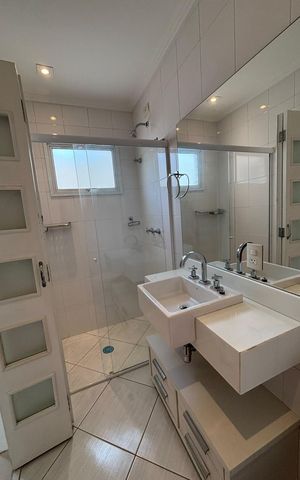 Apartamento à venda com 212m², 3 quartos e 4 vagas Apartamento à venda com 212m², 3 quartos e 4 vagasBanheiro