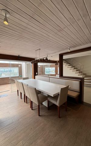 Apartamento à venda com 212m², 3 quartos e 4 vagas Apartamento à venda com 212m², 3 quartos e 4 vagasSala