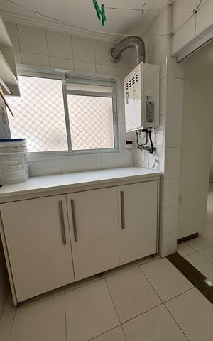 Apartamento à venda com 212m², 3 quartos e 4 vagas Apartamento à venda com 212m², 3 quartos e 4 vagasÁrea de serviço