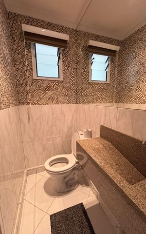 Apartamento à venda com 212m², 3 quartos e 4 vagas Apartamento à venda com 212m², 3 quartos e 4 vagasBanheiro