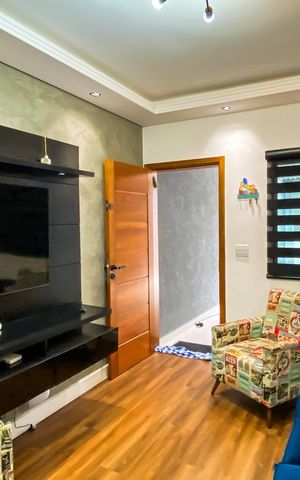 Casa à venda com 126m², 3 quartos e 2 vagas Casa à venda com 126m², 3 quartos e 2 vagasSala