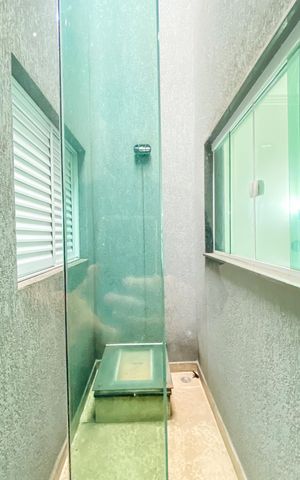 Casa à venda com 126m², 3 quartos e 2 vagas Casa à venda com 126m², 3 quartos e 2 vagasVaranda