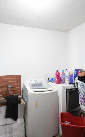 Casa à venda com 240m², 4 quartos e 2 vagasÁrea de Serviço