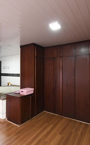 Casa à venda com 240m², 4 quartos e 2 vagasBanheiro da Suíte