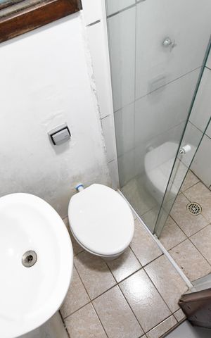 Casa à venda com 240m², 4 quartos e 2 vagasSuíte externa