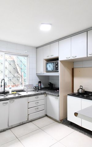 Casa à venda com 240m², 4 quartos e 2 vagasCozinha
