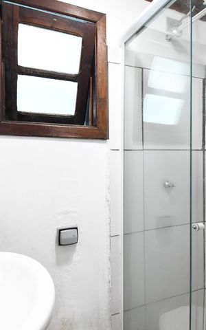 Casa à venda com 240m², 4 quartos e 2 vagasSuíte externa
