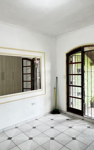 Casa para alugar com 105m², 2 quartos e 1 vaga Casa para alugar com 105m², 2 quartos e 1 vagaQuarto 2