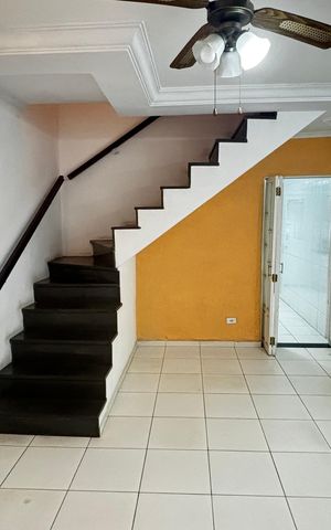 Casa para alugar com 105m², 2 quartos e 1 vaga Casa para alugar com 105m², 2 quartos e 1 vagaSala