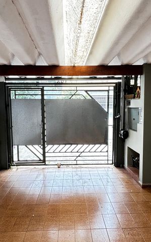Casa para alugar com 105m², 2 quartos e 1 vaga Casa para alugar com 105m², 2 quartos e 1 vagaGaragem