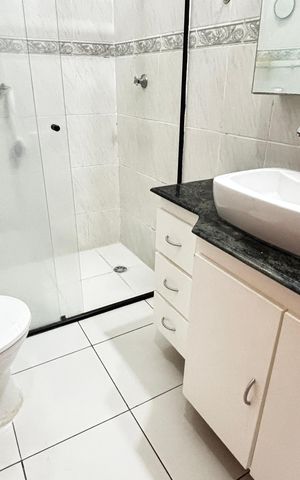 Casa para alugar com 105m², 2 quartos e 1 vaga Casa para alugar com 105m², 2 quartos e 1 vagaBanheiro