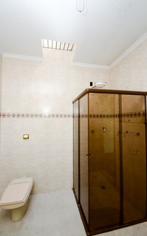 Casa para alugar com 170m², 3 quartos e 3 vagasBanheiro da Suíte