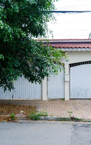 Casa para alugar com 170m², 3 quartos e 3 vagasFachada