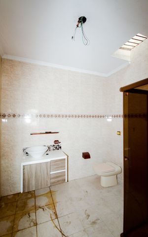 Casa para alugar com 170m², 3 quartos e 3 vagasBanheiro da Suíte