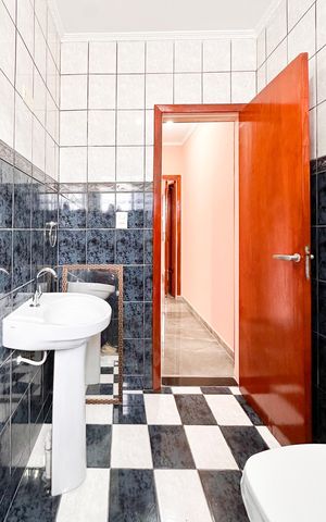Casa para alugar com 120m², 2 quartos e 2 vagas Casa para alugar com 120m², 2 quartos e 2 vagasBanheiro Social