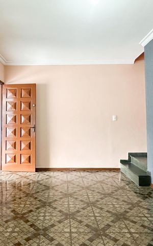 Casa para alugar com 120m², 2 quartos e 2 vagas Casa para alugar com 120m², 2 quartos e 2 vagasSala