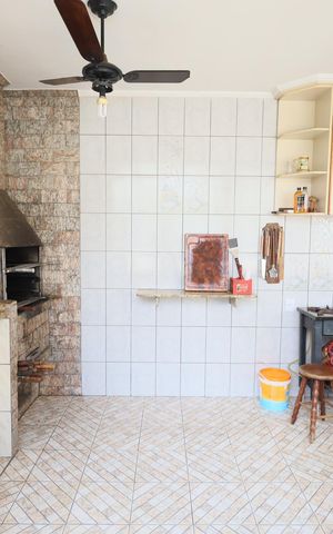 Casa à venda com 325m², 6 quartos e 4 vagasChurrasqueira