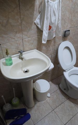 Casa à venda com 325m², 6 quartos e 4 vagasBanheiro 5