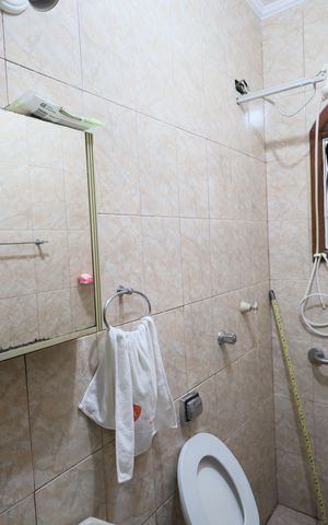 Casa à venda com 325m², 6 quartos e 4 vagasBanheiro 5