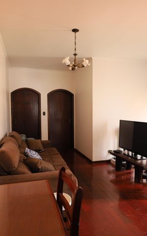 Casa à venda com 325m², 6 quartos e 4 vagasSala