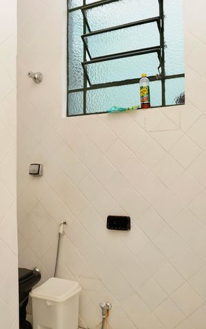 Casa à venda com 442m², 7 quartos e 2 vagas Casa à venda com 442m², 7 quartos e 2 vagasBanheiro Social 3 (Casa 2)